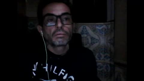 Snapshot of benidorm9 chatting on May 17, 12:41 am benidorm9 online show from May 17, 12:41 am