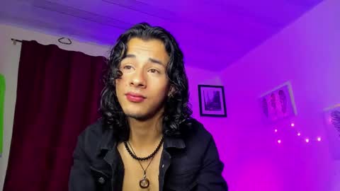 Snapshot of benjamin_fiore chatting on December 4, 7:06 am benjamin_fiore online show from December 4, 7:06 am