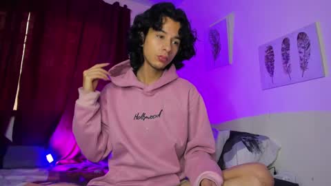 Snapshot of benjamin_fiore chatting on December 23, 12:19 pm benjamin_fiore online show from December 23, 12:19 pm