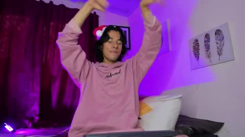 Snapshot of benjamin_fiore chatting on December 26, 11:54 am benjamin_fiore online show from December 26, 11:54 am