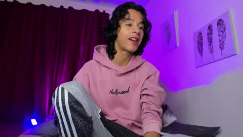 Snapshot of benjamin_fiore chatting on January 7, 2:10 am benjamin_fiore online show from January 7, 2:10 am