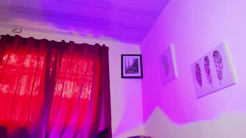 Snapshot of benjamin_fiore chatting on January 7, 3:23 pm benjamin_fiore online show from January 7, 3:23 pm