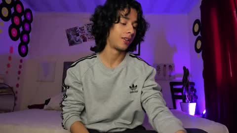 Snapshot of benjamin_fiore chatting on February 21, 6:26 pm benjamin_fiore online show from February 21, 6:26 pm