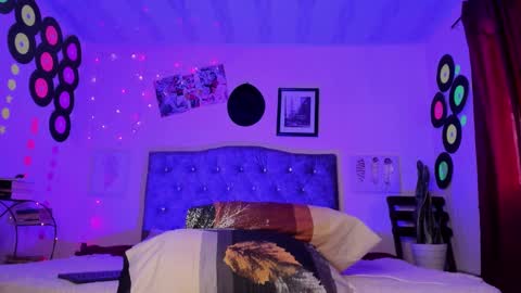 Snapshot of benjamin_fiore chatting on February 27, 12:34 pm benjamin_fiore online show from February 27, 12:34 pm