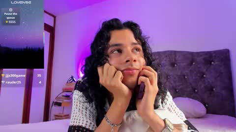 Snapshot of benjamin_fiore chatting on February 2, 8:18 pm benjamin_fiore online show from February 2, 8:18 pm