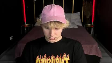 Benjamin online show from August 5, 3:59 pm
