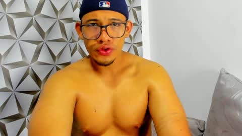 Snapshot of benjamin_lichx chatting on March 31, 6:52 pm Benjamin online show from March 31, 6:52 pm