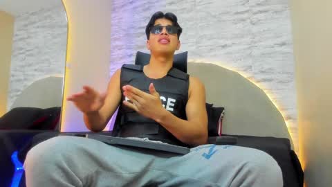 BENJAMIN online show from January 4, 2:14 pm