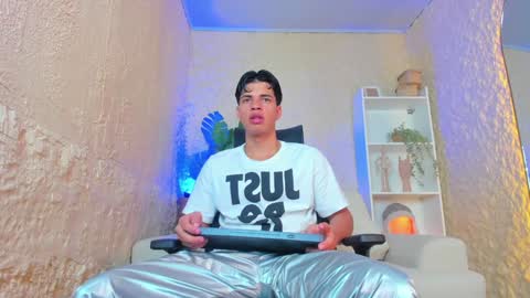 BENJAMIN online show from January 29, 1:16 am