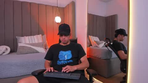 BENJAMIN online show from May 29, 3:04 am