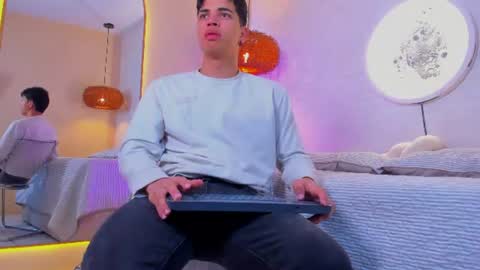 BENJAMIN online show from June 23, 2:53 am