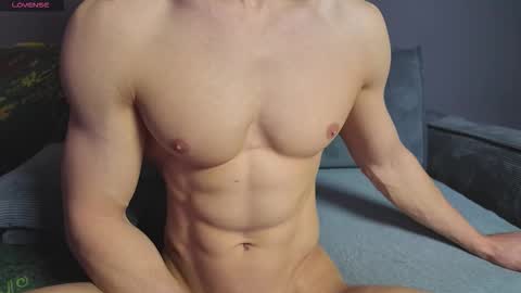 benjaminkarl02 online show from November 25, 6:24 am