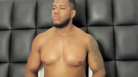 Snapshot of benjaminsr chatting on March 8, 12:30 am BEJAMIN online show from March 8, 12:30 am