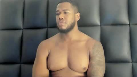 Snapshot of benjaminsr chatting on March 10, 11:10 pm BEJAMIN online show from March 10, 11:10 pm