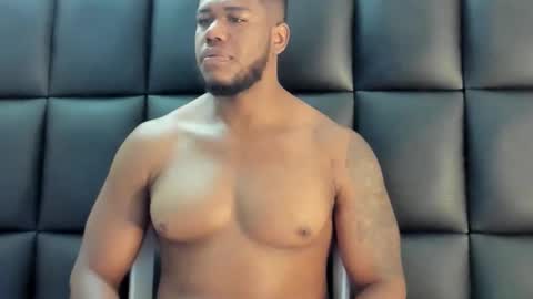 Snapshot of benjaminsr chatting on March 15, 1:55 am BEJAMIN online show from March 15, 1:55 am