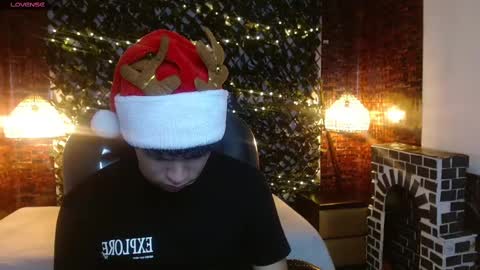 Snapshot of benjamintwink1 chatting on December 22, 7:31 pm BENJAMIN online show from December 22, 7:31 pm