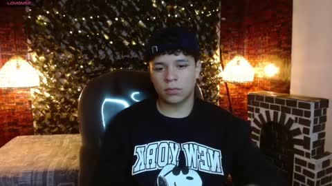 Snapshot of benjamintwink1 chatting on December 27, 8:18 pm BENJAMIN online show from December 27, 8:18 pm