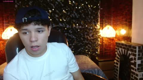 Snapshot of benjamintwink1 chatting on January 3, 7:18 pm BENJAMIN online show from January 3, 7:18 pm