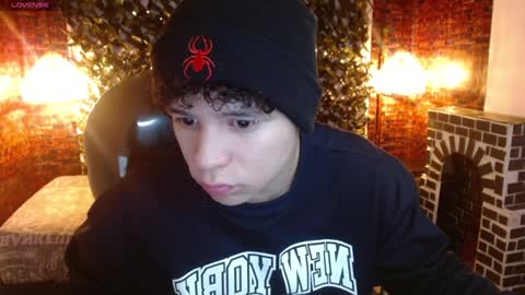 Snapshot of benjamintwink1 chatting on January 6, 7:24 pm BENJAMIN online show from January 6, 7:24 pm