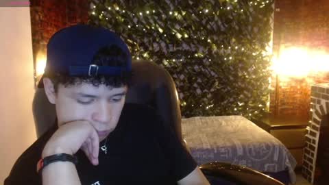 Snapshot of benjamintwink1 chatting on January 7, 10:30 pm BENJAMIN online show from January 7, 10:30 pm