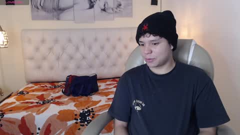 Snapshot of benjamintwink1 chatting on January 11, 7:59 pm BENJAMIN online show from January 11, 7:59 pm