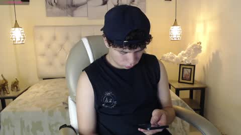 Snapshot of benjamintwink1 chatting on January 14, 7:43 pm BENJAMIN online show from January 14, 7:43 pm