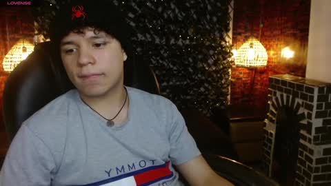 Snapshot of benjamintwink1 chatting on January 27, 1:48 am BENJAMIN online show from January 27, 1:48 am