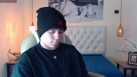 Snapshot of benjamintwink1 chatting on January 29, 8:25 pm BENJAMIN online show from January 29, 8:25 pm