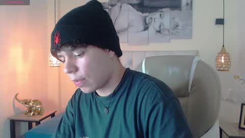 Snapshot of benjamintwink1 chatting on January 30, 9:25 pm BENJAMIN online show from January 30, 9:25 pm