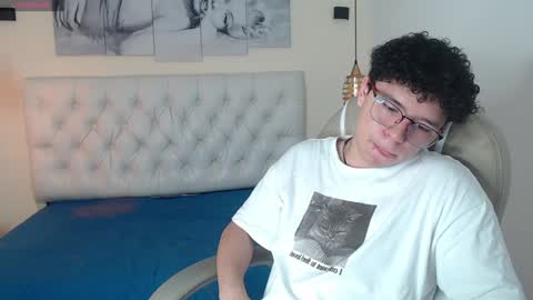 Snapshot of benjamintwink1 chatting on February 1, 11:06 pm BENJAMIN online show from February 1, 11:06 pm