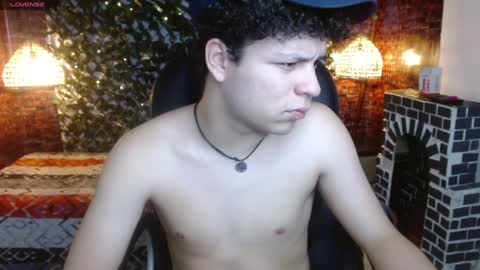 Snapshot of benjamintwink1 chatting on February 5, 1:58 am BENJAMIN online show from February 5, 1:58 am