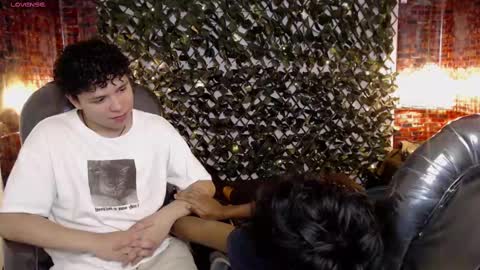 Snapshot of benjamintwink1 chatting on February 19, 8:10 pm BENJAMIN online show from February 19, 8:10 pm