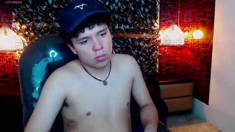 Snapshot of benjamintwink1 chatting on February 20, 11:21 pm BENJAMIN online show from February 20, 11:21 pm