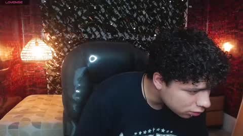 Snapshot of benjamintwink1 chatting on February 26, 8:00 pm BENJAMIN online show from February 26, 8:00 pm