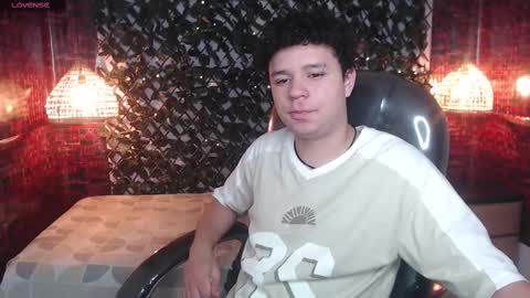 Snapshot of benjamintwink1 chatting on March 10, 11:06 pm BENJAMIN online show from March 10, 11:06 pm