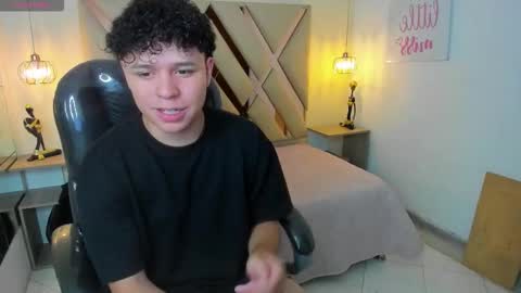 Snapshot of benjamintwink1 chatting on September 10, 9:04 pm BENJAMIN online show from September 10, 9:04 pm