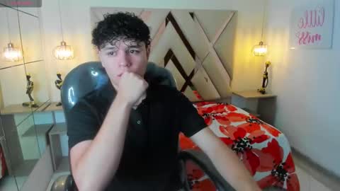 Snapshot of benjamintwink1 chatting on September 17, 7:37 pm BENJAMIN online show from September 17, 7:37 pm