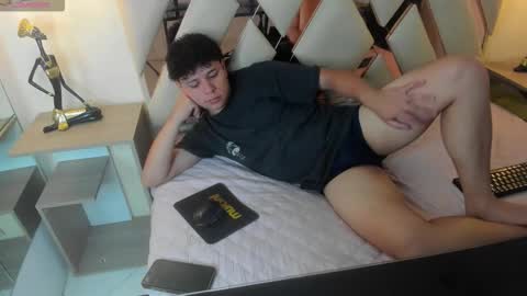 Snapshot of benjamintwink1 chatting on October 1, 9:10 pm BENJAMIN online show from October 1, 9:10 pm