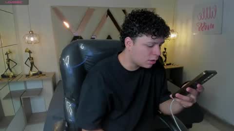 Snapshot of benjamintwink1 chatting on October 20, 8:09 pm BENJAMIN online show from October 20, 8:09 pm