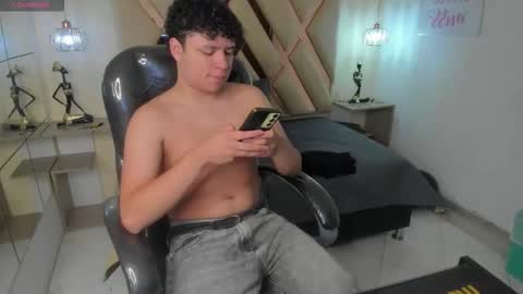 Snapshot of benjamintwink1 chatting on October 22, 7:57 pm BENJAMIN online show from October 22, 7:57 pm