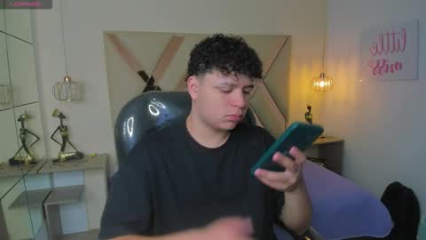 Snapshot of benjamintwink1 chatting on October 30, 8:09 pm BENJAMIN online show from October 30, 8:09 pm