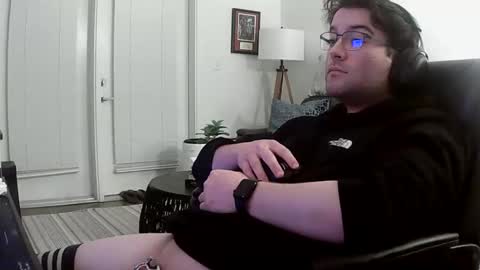 benjisaan online show from April 23, 6:25 am