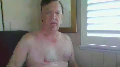 Snapshot of benjoid chatting on November 19, 6:02 am benjoid online show from November 19, 6:02 am