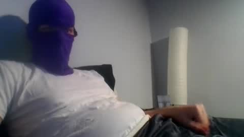 Snapshot of bennybueno chatting on June 21, 3:31 am bennybueno online show from June 21, 3:31 am