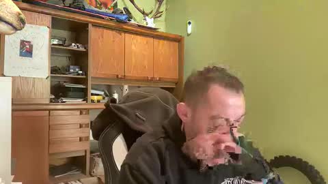 Snapshot of benochau chatting on March 27, 9:10 am benochau online show from March 27, 9:10 am