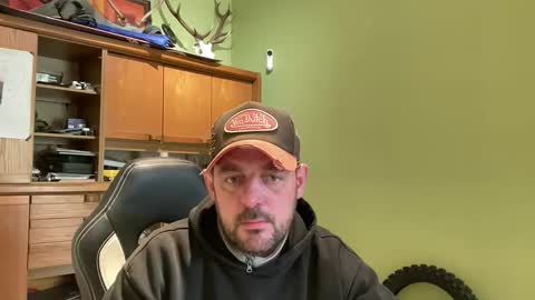 Snapshot of benochau chatting on April 3, 2:04 pm benochau online show from April 3, 2:04 pm