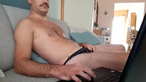 Snapshot of benoitgmx12 chatting on September 13, 10:59 am benoitgmx12 online show from September 13, 10:59 am