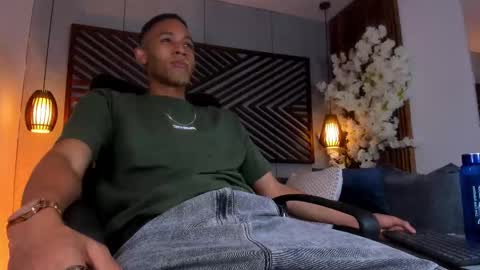 Snapshot of bento_fox chatting on October 16, 3:40 am bento_fox online show from October 16, 3:40 am