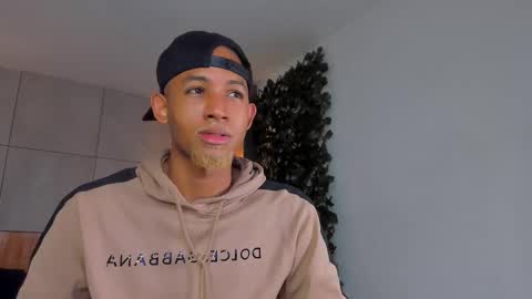 Snapshot of bento_fox chatting on March 12, 3:23 am bento_fox online show from March 12, 3:23 am