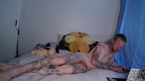Snapshot of bentoverblonde chatting on March 20, 12:15 am BentOverBlonde online show from March 20, 12:15 am